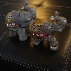 Elephant figurines (2)