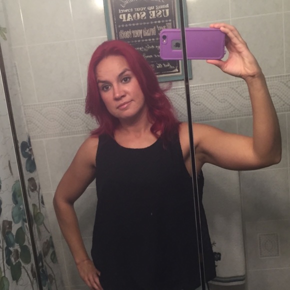 Meet your Posher, Julia - Picture 1 of 1