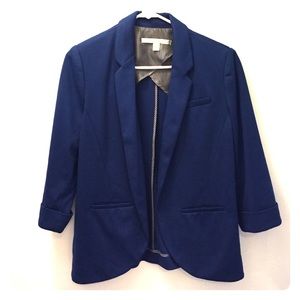 Navy blue fitted blazer