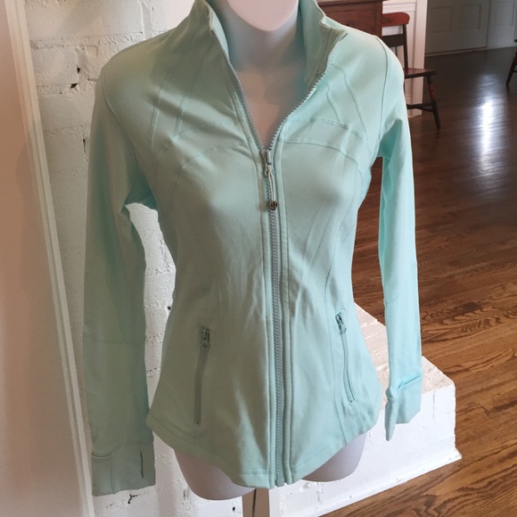 Lulu zip up jacket.  Size 6.