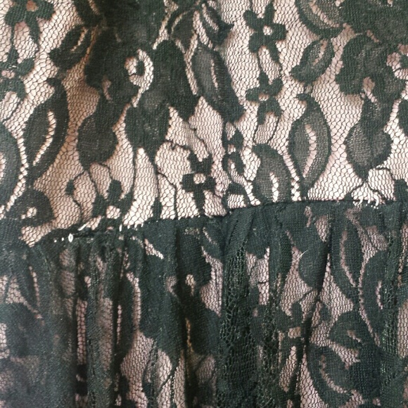 Pink and black dress. Black lace overlay. - Picture 3 of 4