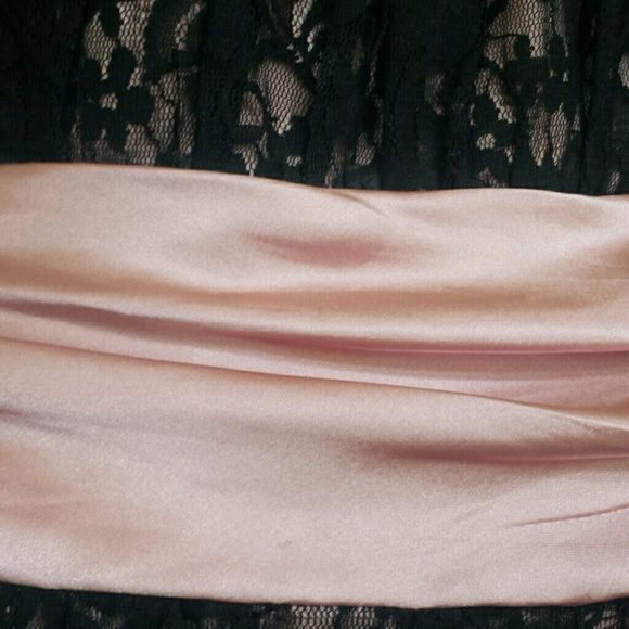 Pink and black dress. Black lace overlay. - Picture 4 of 4