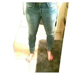 Gap  1960 Lightwash skinny jeggings