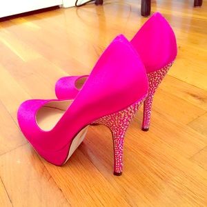 Steve Madden Fuchsia Partyy-R Satin Heels