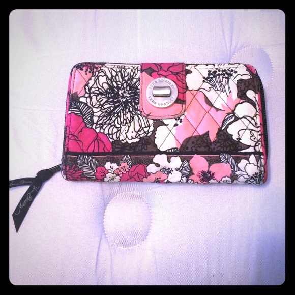 Vera Bradley turn lock wallet!