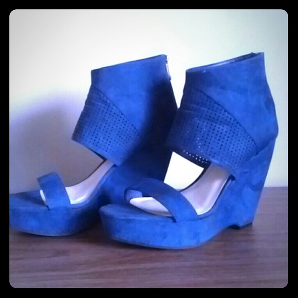 Bar III Wedges