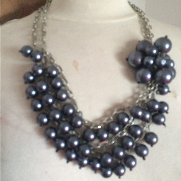 Statement Glam shiny Gray Pearls & Silver chain🌺