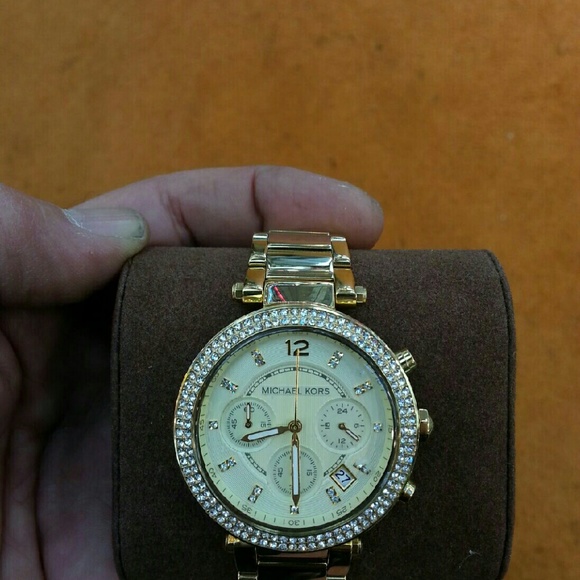 WATCH - Picture 3 of 4