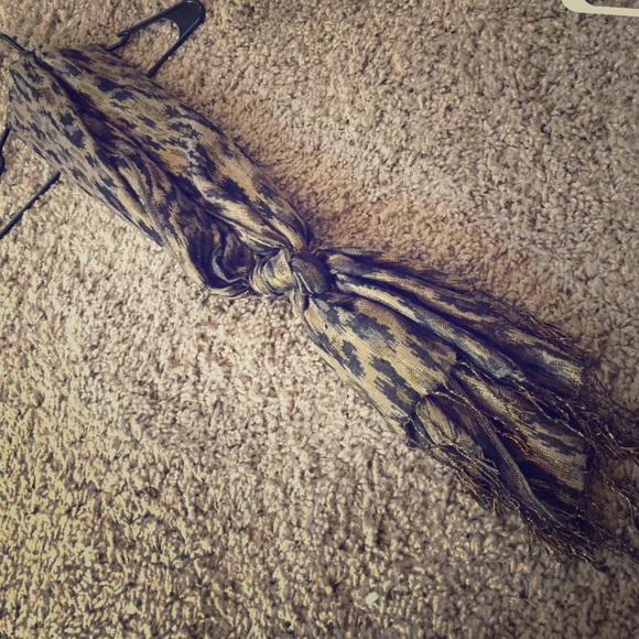 Scarf good condition