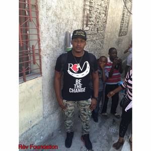 Meet your Posher, Maxo