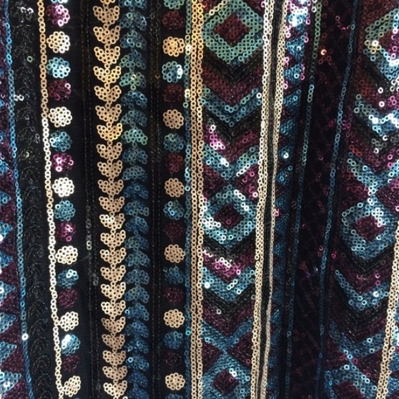 Gorgeous sequin tank - Picture 2 of 3