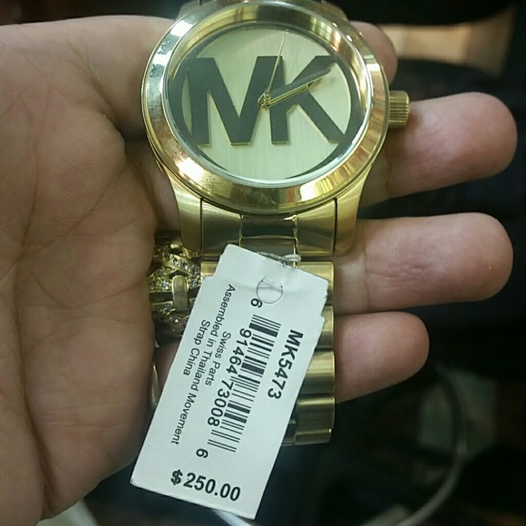 WATCH - Picture 4 of 4