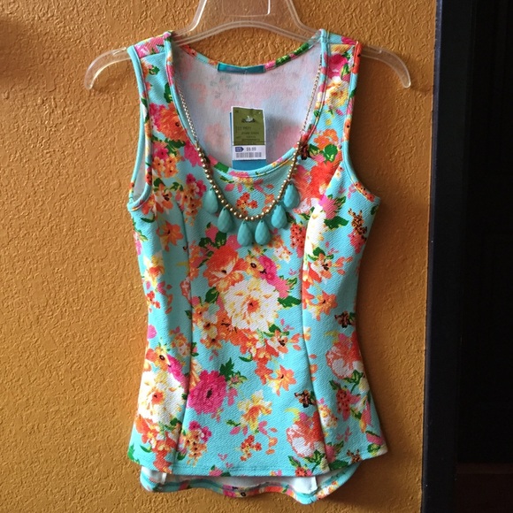 Floral multicolor top w/ detachable necklace