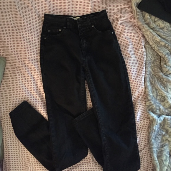 Black high rise Brandy Melville skinny jeans