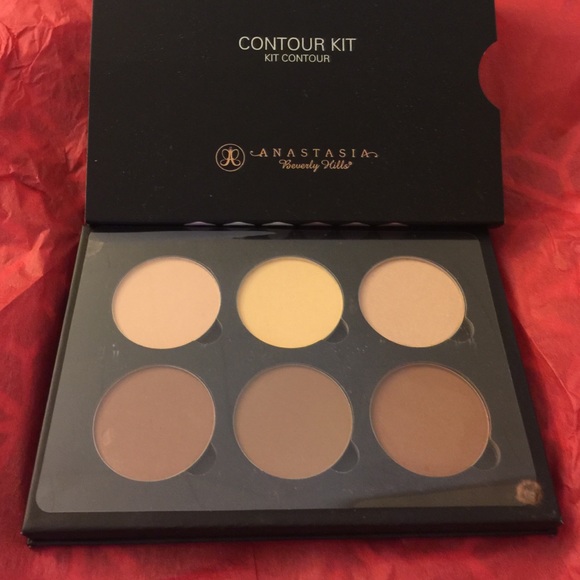 ❌ sold ❌ Makeup