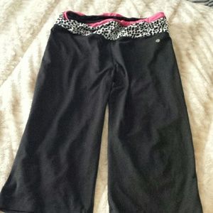 Bally total fitness work out capris