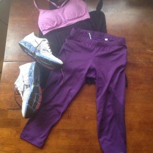 Cropped purple moisture-wicking sports legging
