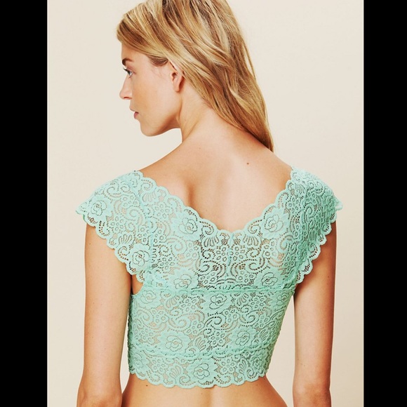 💜bundledFree People lace crop top - Picture 2 of 4