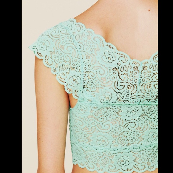 💜bundledFree People lace crop top - Picture 4 of 4