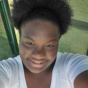 Meet your Posher, Carissa