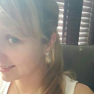 Meet your Posher, Leeann