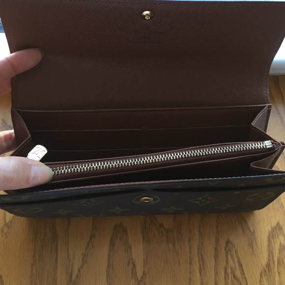 Louis Vuitton Sarah Wallet - Picture 4 of 10