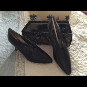 "Influences" Black Dress Shoes. Size 9