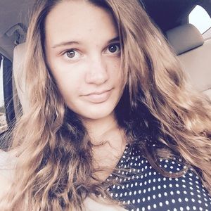 Meet your Posher, Hailey