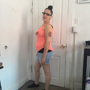 Meet your Posher, Lora