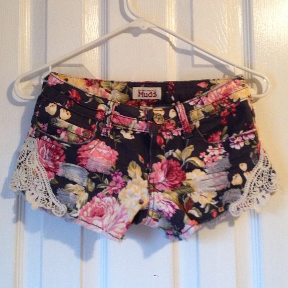 floral shorts barely worn like new