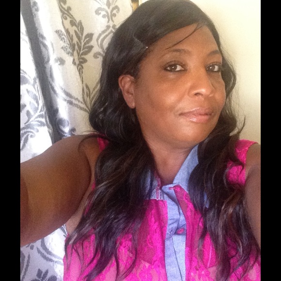 Meet your Posher, Yolanda - Picture 2 of 2