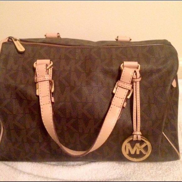 Michael Kors Handbags - Michael Kors Large Grayson Satchel