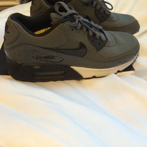 Grey Nike air max