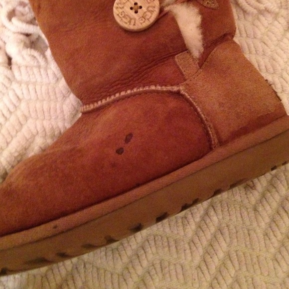 Bailey button uggs! - Picture 3 of 4