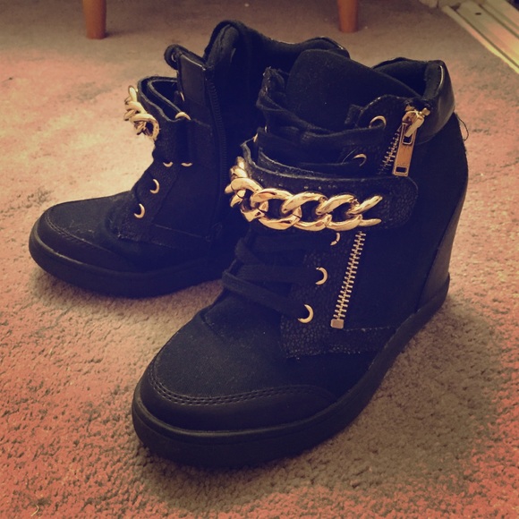 ALDO sneaker wedges size 6