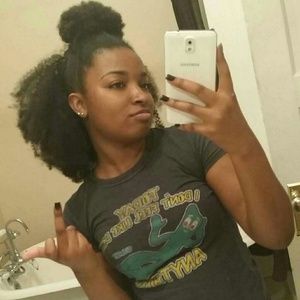 Meet your Posher, Mienesha