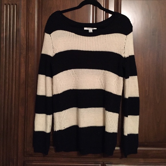 Forever 21 Sweaters - Black and White Long Sleeve Sweater