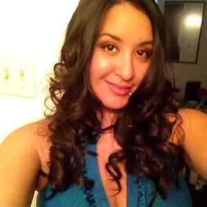 Meet your Posher, Mona