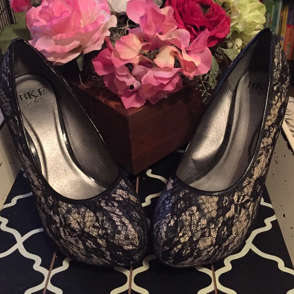 BKE Shoes - BKE Sole Pumps