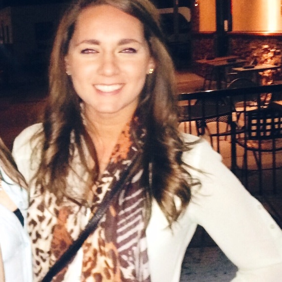 Meet your Posher! - Picture 1 of 3