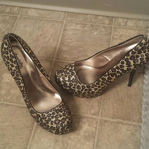 Leopard Glitter Gold Pumps