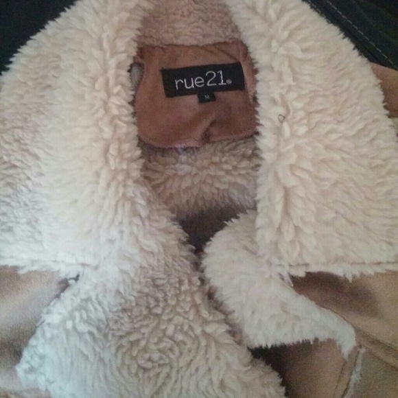 Faux Fur Jacket - Picture 2 of 4