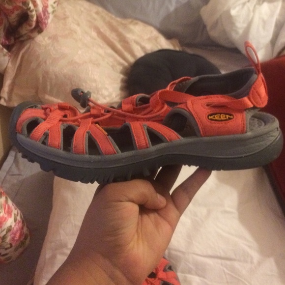 Coral waterproof keens - Picture 2 of 3