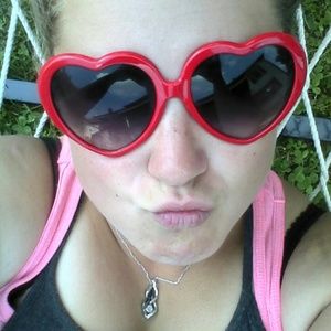 Meet your Posher, Marissa