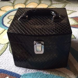 🚫SOLD 🚫Smashbox for Burlesque train case.