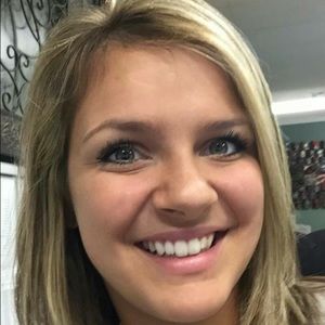 Meet your Posher, Janelle