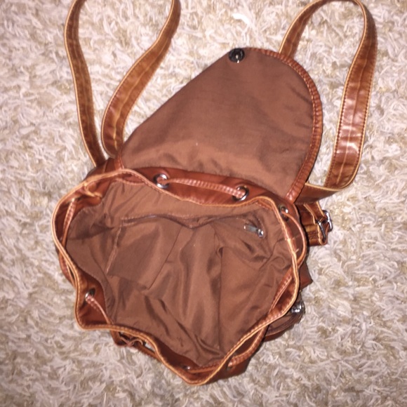 backpack - Picture 2 of 4