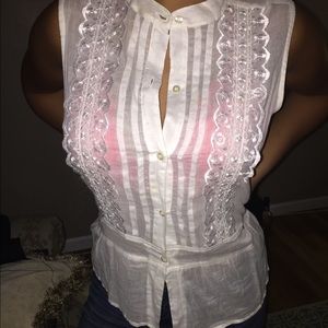 White sleeveless shirt