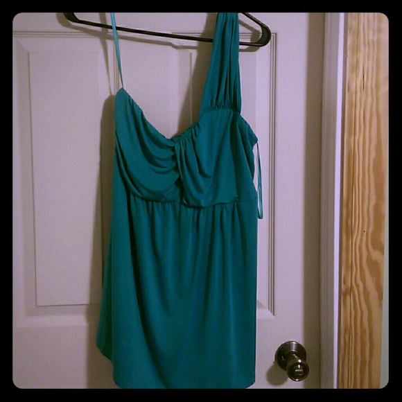 Teal one shoulder top!