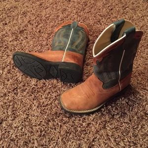 SOLD******Boys cowboy boots size 12